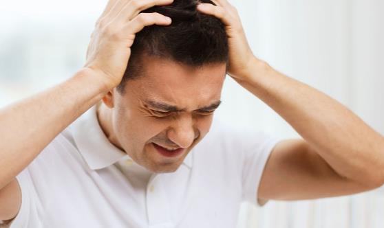 生活中的坏毛病小心惹来头痛 头痛时卧床休息可缓解头痛-很美的