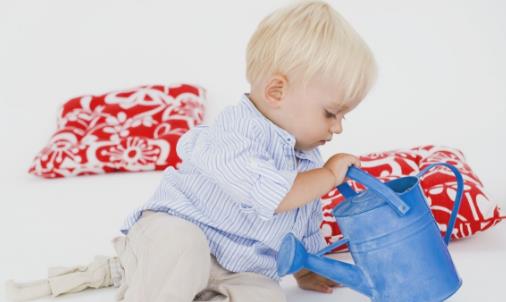 避免家庭里的溺水危险 不让宝宝离开你的视线-很美的