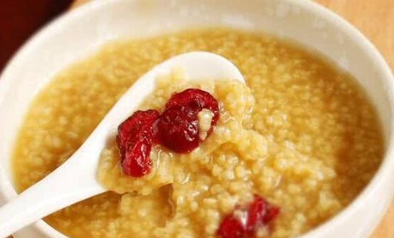 男人贫血可以吃的四款美食 有益血补肝明目的功效-很美的