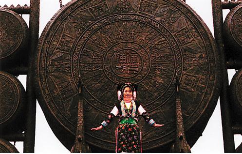 苗族神鼓,神秘的额鼓点-很美的