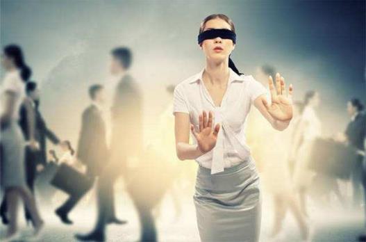 为什么职场上小人总是能够混的好 学会三点你也行-很美的