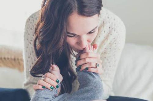 白带呈褐色是怎么回事-很美的