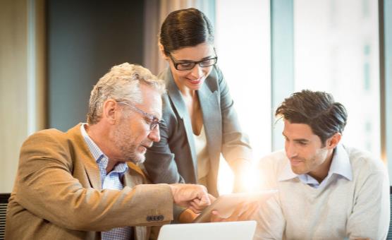 五个秘诀让领导更看重你 领导看重你会对你有这五种表示-很美的