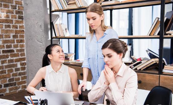 职场中如何拉近同事关系 办公室哪些社交礼仪影响人际关系-很美的