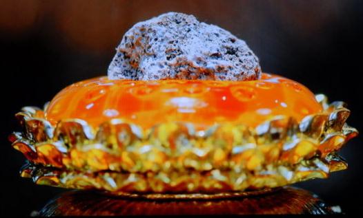 释迦牟尼佛顶骨舍利千年后重现-很美的