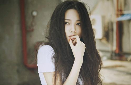 能吸引多金男的女人面相-很美的