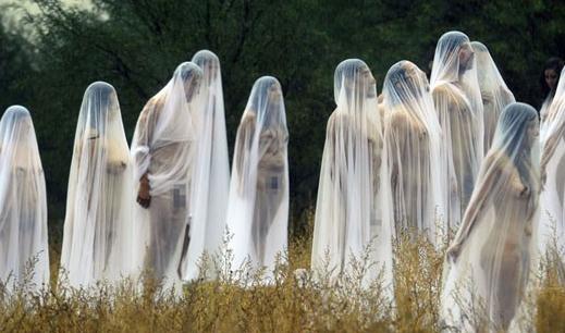 印度奇异祭祀仪--活埋儿童祭女神-很美的