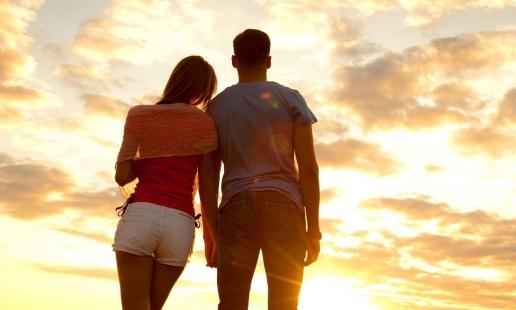 太狗血,亲姐妹上演互换丈夫-很美的