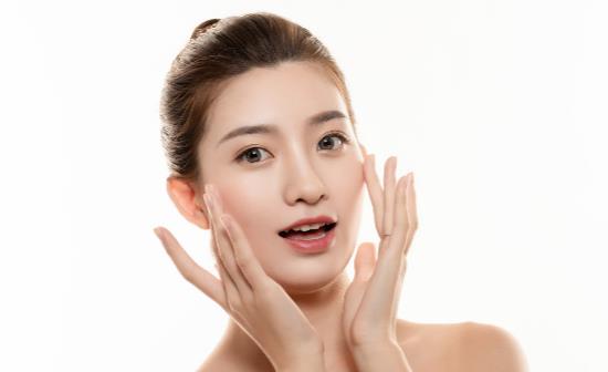 你的皮肤有毛孔粗大的问题吗 六大方法还你细嫩肌肤-很美的