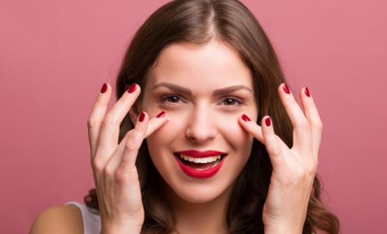 女生什么时候用眼霜最好 眼霜的使用误区分享-很美的