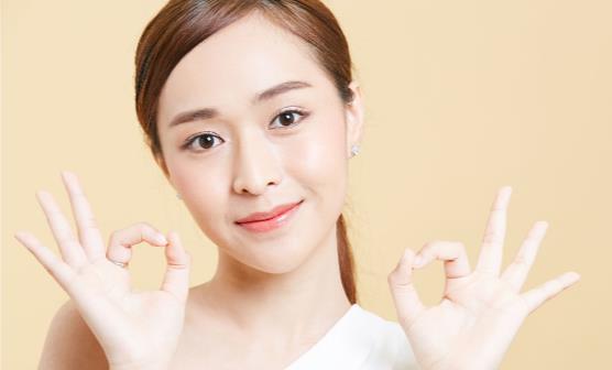 红血丝总是青睐你的眼部和脸上 要怎么有效摆脱红血丝的困扰-很美的