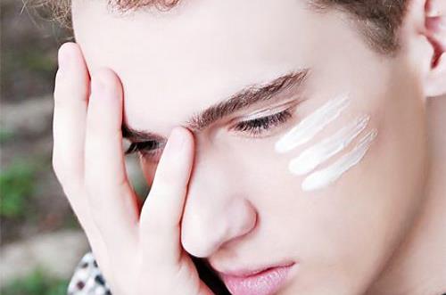 男人皮肤老化的两大致命因素-很美的