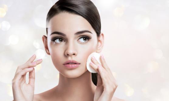 不同肌肤如何正确补水 保湿补水这么做才正确-很美的