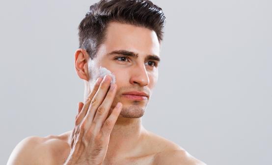 男人护肤刻不容缓 不同肤质的男士护肤有什么方法-很美的