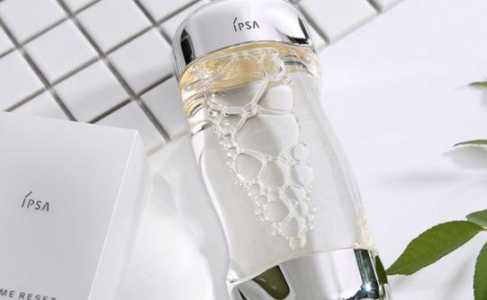 保湿水会让皮肤变薄吗 化妆水是保湿水吗-很美的