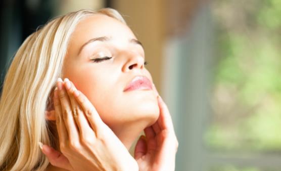 脸上毛孔粗大怎么办 八招助你改善毛孔粗大问题-很美的