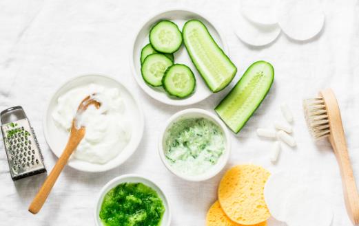 黄瓜敷脸的功效与作用 DIY果蔬面膜需谨慎-很美的