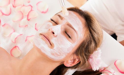 芹菜面膜引热议 有关敷面膜的日常注意事项-很美的