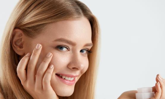 快速帮你消除浮肿脸的方法 日常饮食消肿法快速更有效-很美的