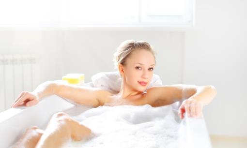 牛奶洗澡能美白吗 牛奶美白的小方法揭秘-很美的