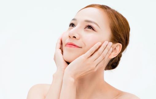 刷酸后脸上长了好多小痘痘正常吗 刷酸后脸上爆痘怎么办-很美的