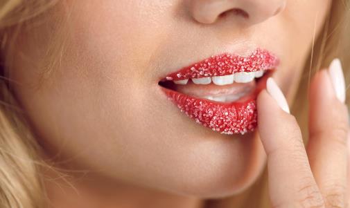 快来get唇部护理3不要法则 远离护唇六大护理误区