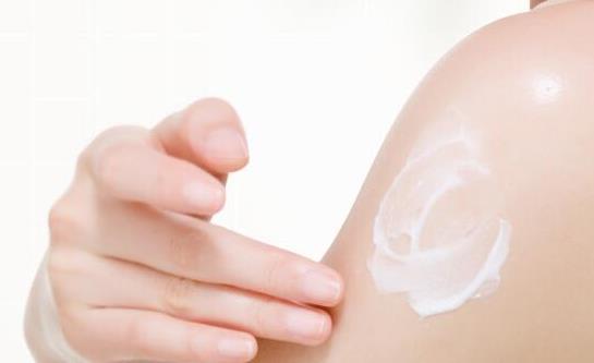 皮肤粗糙的症状有哪些 日常如何预防皮肤粗糙-很美的