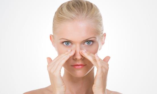 草莓鼻真的很难看影响美观 形成草莓鼻的常见原因-很美的