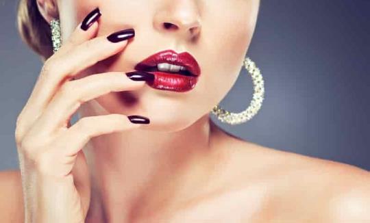 肤色暗黄没有精神怎么办 教你内外兼调告别黄脸婆-很美的