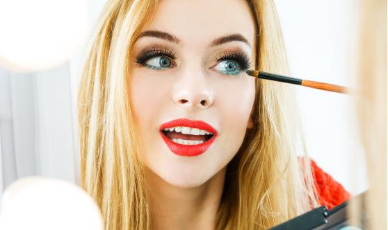 化妆品污染易致四种眼病 如何预防化妆性眼病-很美的