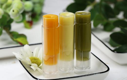 护唇膏用不完 教你护唇膏的超棒用法