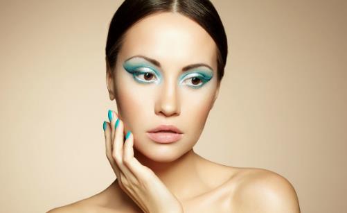 单眼皮小眼睛怎么办 教你画出迷人闪电大眼-很美的