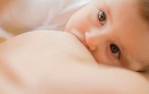 女性隆胸 隆胸后是否可以哺乳与假体植入位置有关