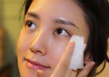 韩式水光妆的画法 化身韩剧女主角-很美的