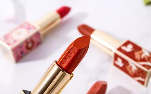 卸口红一定要卸妆水吗 怎样让口红持久不掉色-很美的