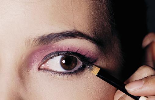 派对猫眼妆的妆容要点 4种画法演绎不同风情