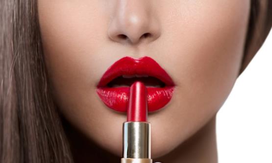 女人吃口红伤身体吗 每天吃整管口红才足够伤身-很美的