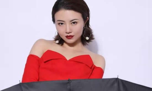 抖音公子是你吗是什么歌粤语歌？《笑纳》歌词意境如画