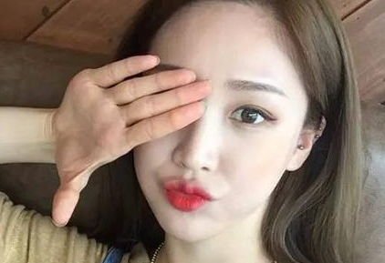 给自己的照片配一句话