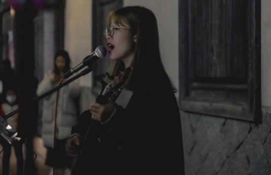 如果回忆容易我会想你念你什么歌