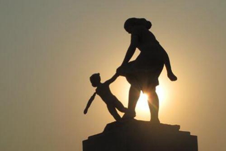 关于母爱的诗句或名言有哪些 赞颂母亲的经典名言