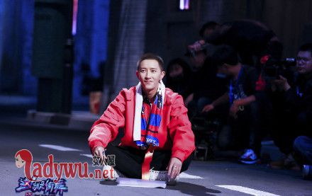 这就是街舞小白叫什么 街舞王者小白高调起来谁都不服-很美的